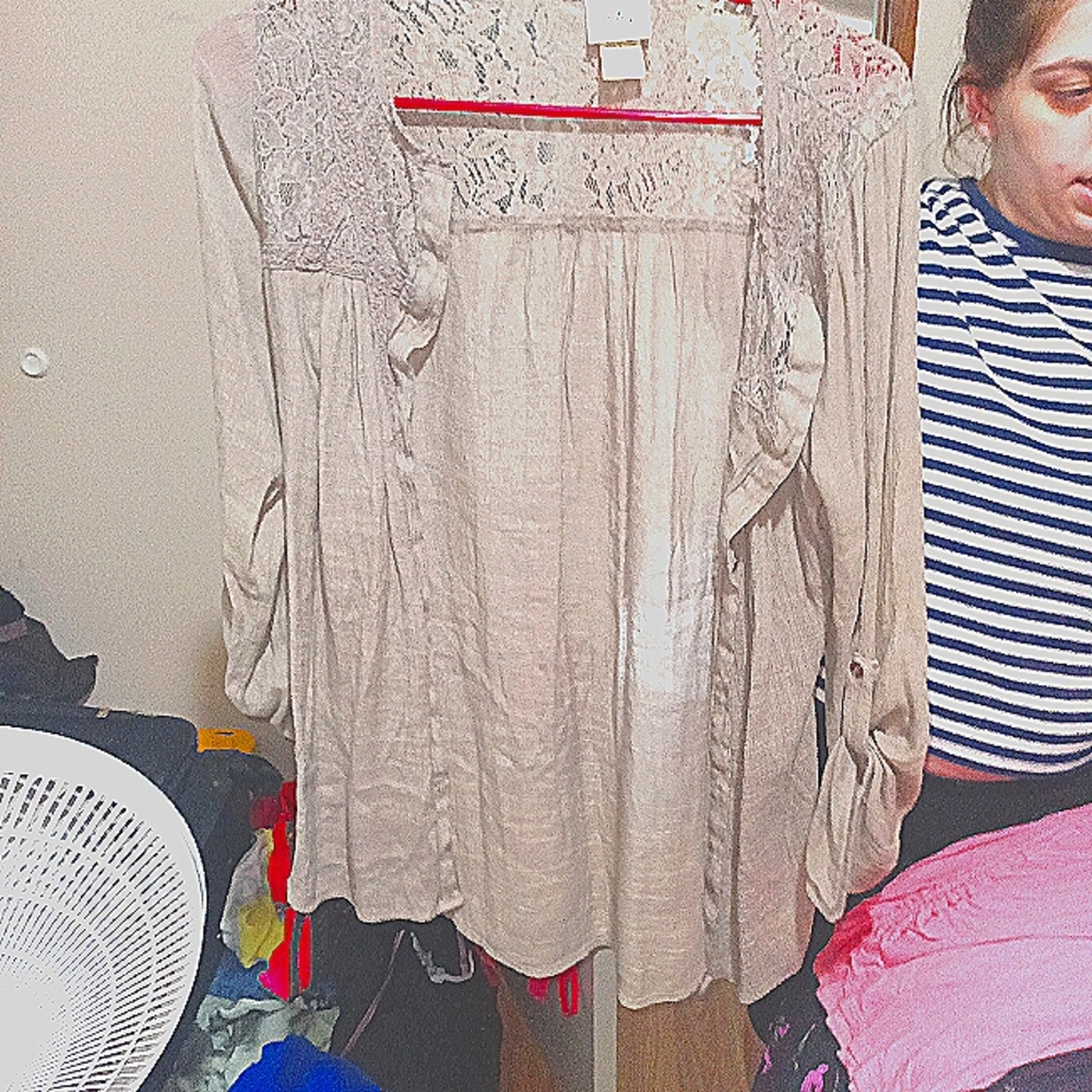 Lace cover shirt tan